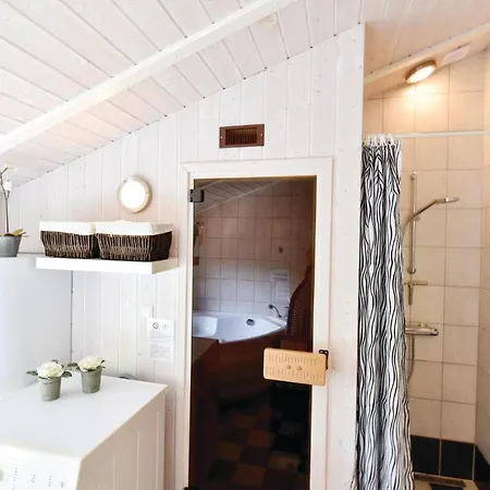Ferienhaus 3 Bedroom Cozy In Vaeggerlose
